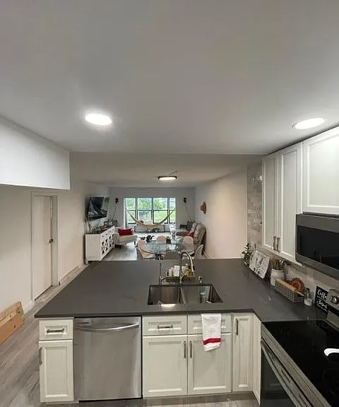 1020 Country Club Dr #406 — Photo 8