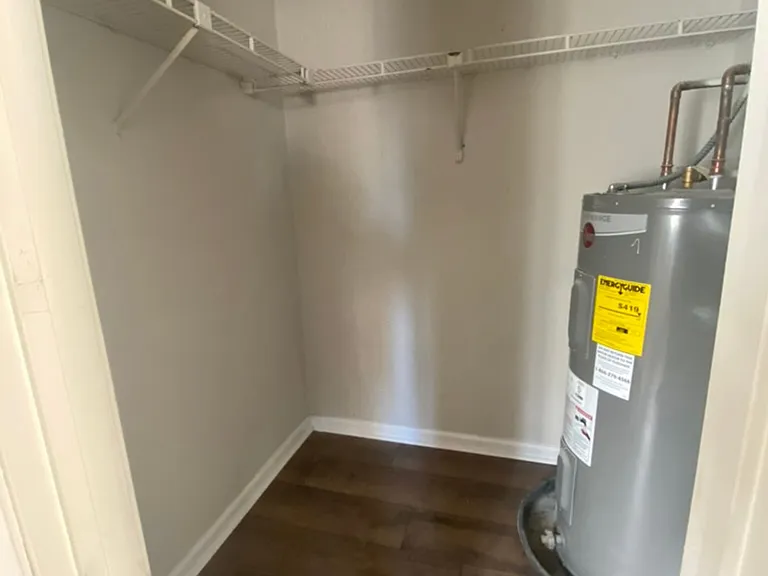 324 Ashlawn Dr — Photo 5