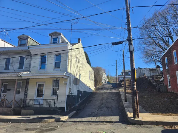 735 W Race St, Pottsville, PA 17901