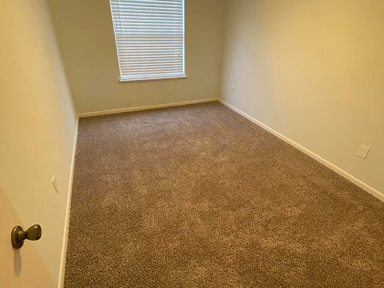 8562 Sturbridge Cir W — Photo 10