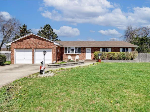 3 Belinda Court, Sayville, NY 11782