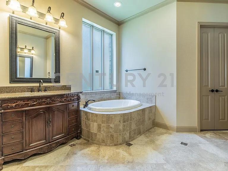 7565 Rawlins Ln — Photo 18