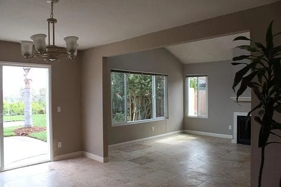 2309 Levante St — Photo 2