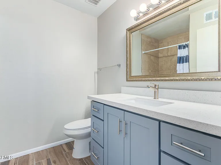 2612 E Lemon St — Photo 9