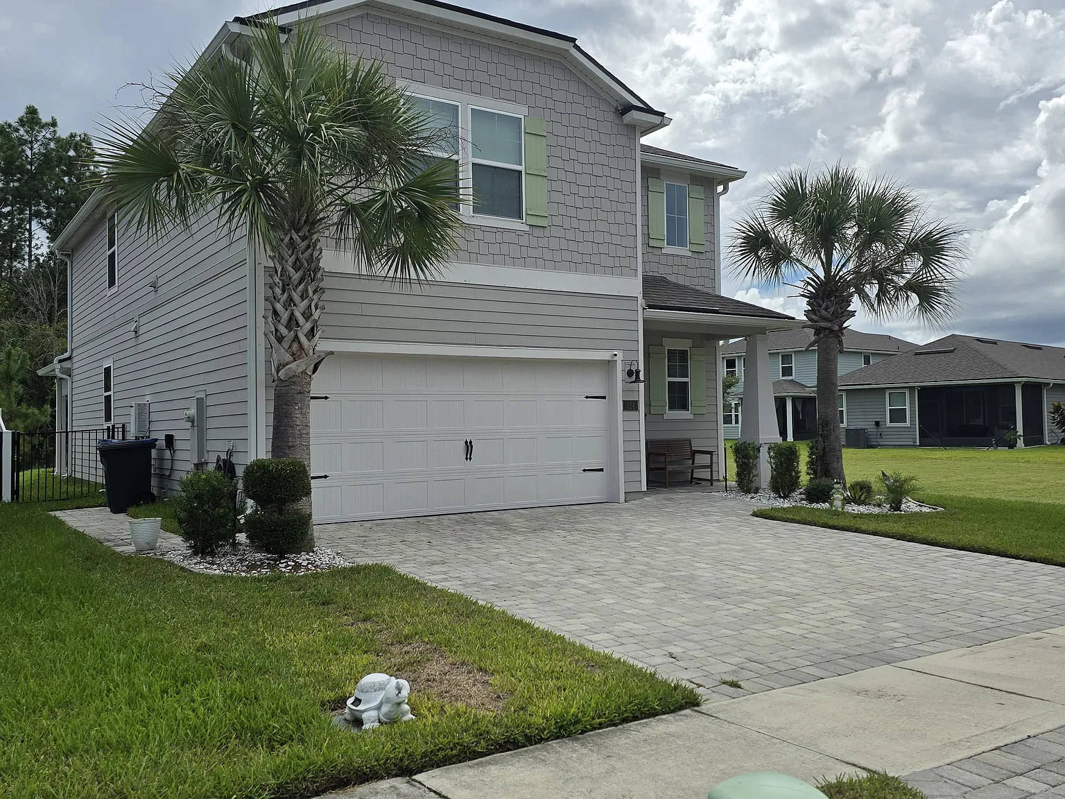 4 bed, 2.5 bath, 2206 sqft, $3,050 — Photo 2