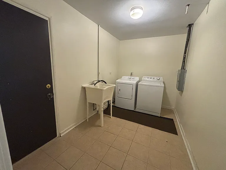 15219 Highland Ave — Photo 18