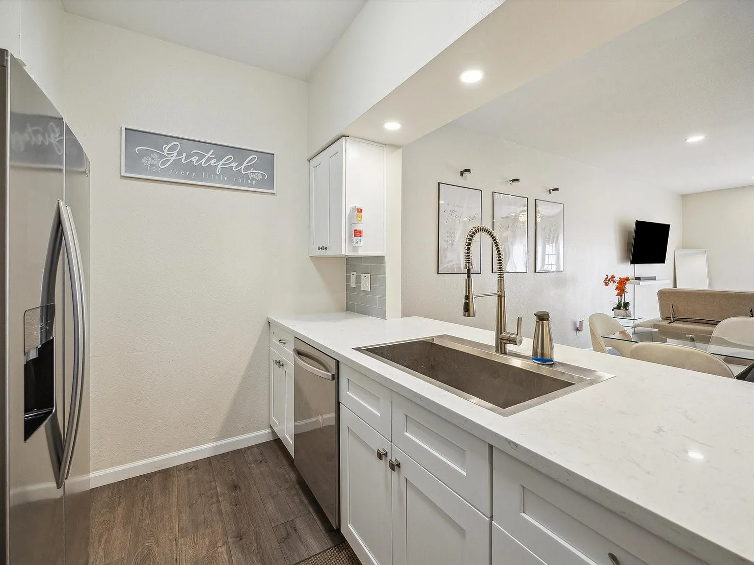 2 bed, 2.5 bath, 1740 sqft, $2,100 — Photo 3