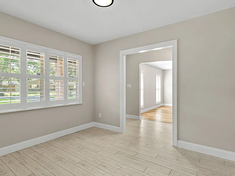 527 Cornwall Rd — Photo 8