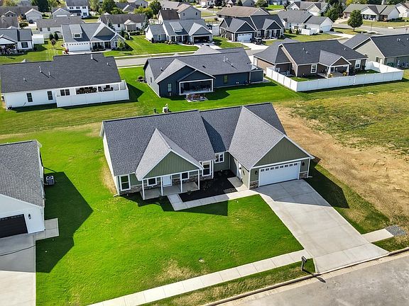 3rd image of 3705 Comanche Dr