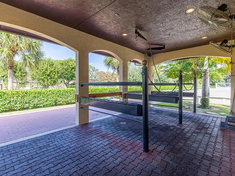 14943 Paddock Dr — Photo 24