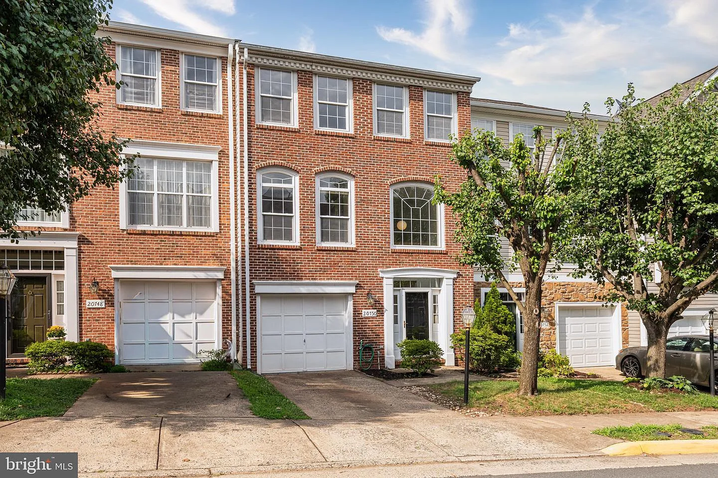 3 bed, 2.5 bath, 2280 sqft, $3,200 — Photo 1