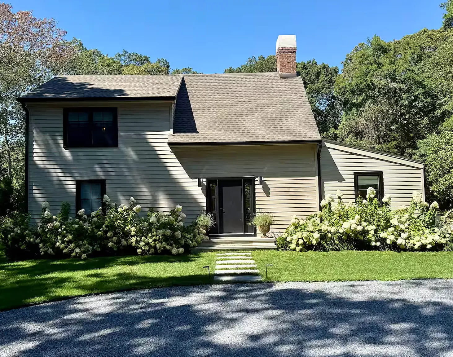 Amagansett Designer Cottage 5 min walk from Beach — Photo 2
