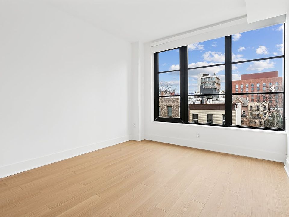 1st image of 499 President St #431