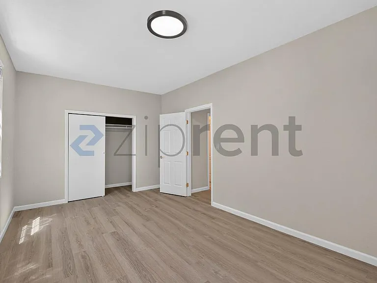 166 Barcelona Dr — Photo 13