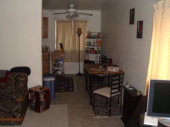Front entry way leading to kitchen