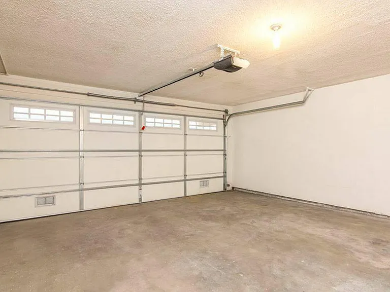 Private 2 Car Garage