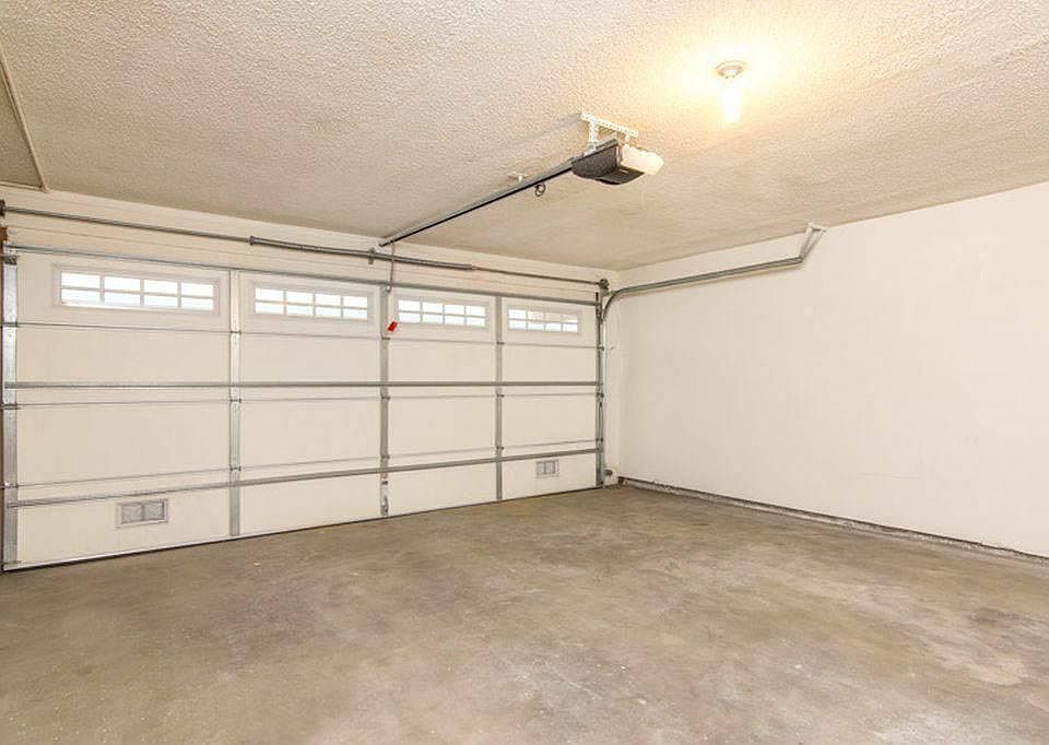 Private 2 Car Garage