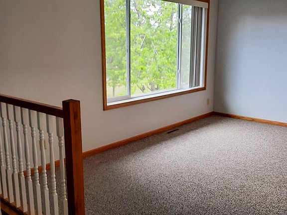 4th image of 37178 Fenway Ave