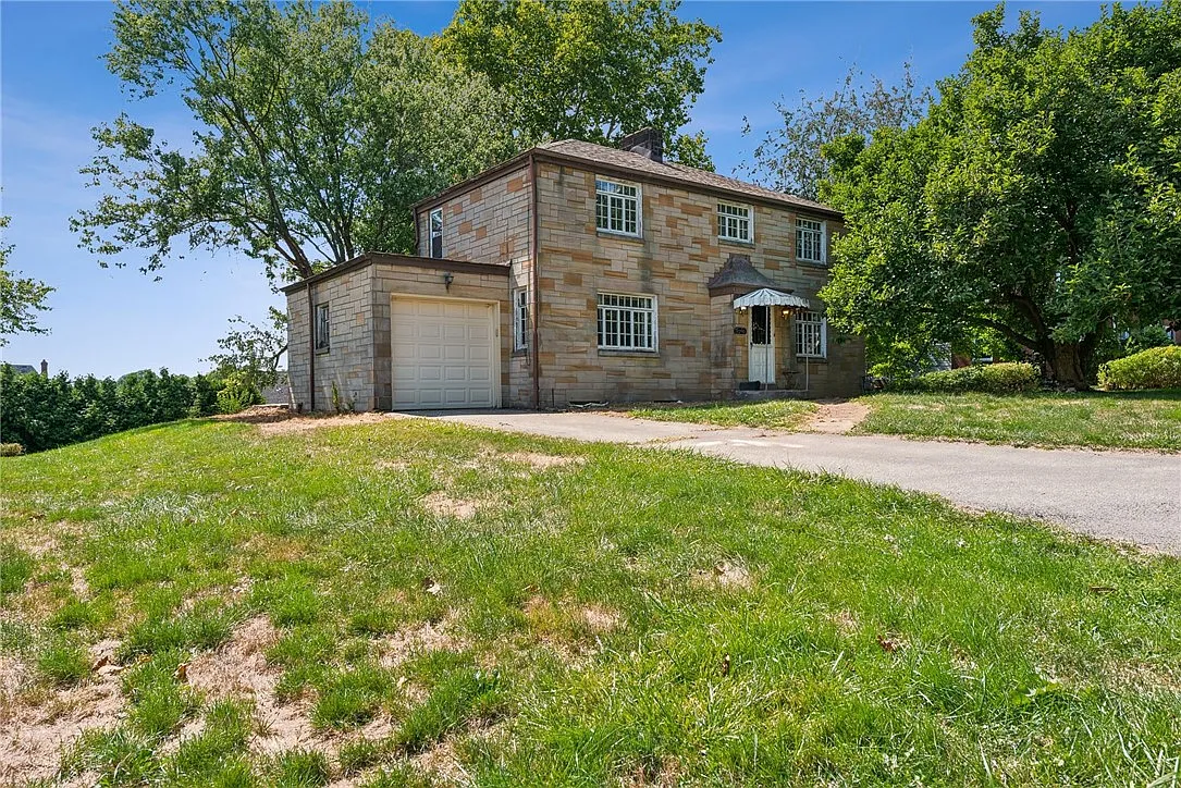 5240 Scenery Dr photo 1