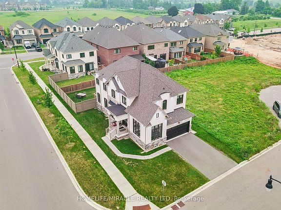 2nd image of 4 Vineyard Dr