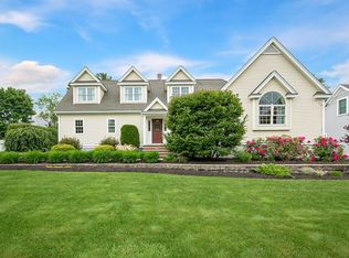 36 Glen Dr, Peabody, MA 01960