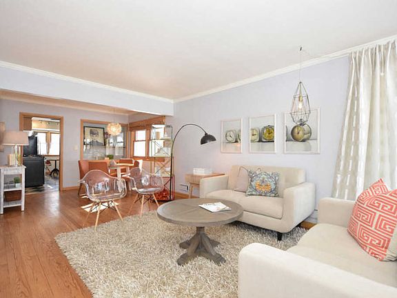 2nd image of 5804 N Bel Aire Dr