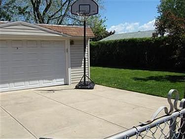 5th image of 6023 Stark Dr