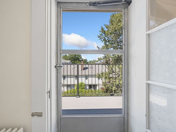 3rd image of 56 Vinton St #6