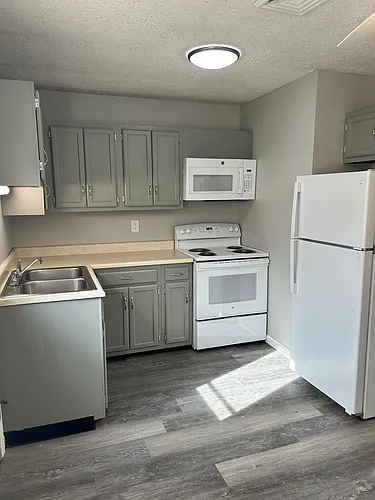 1000 Davis St Photo 1