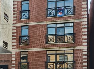 2043 W Belmont Ave APT 2, Chicago, IL 60618