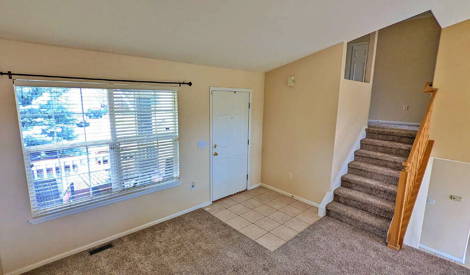 3 bed, 2.5 bath, 1424 sqft, $2,650 — Photo 2
