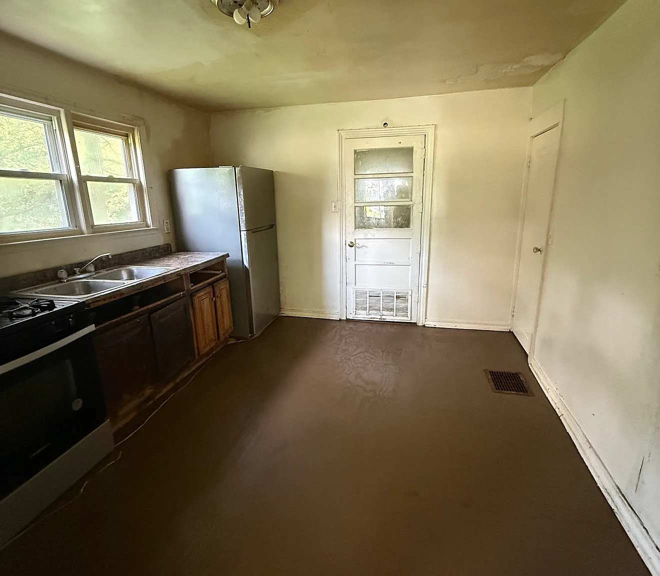3 bed, 1344 sqft, $1,095 — Photo 4