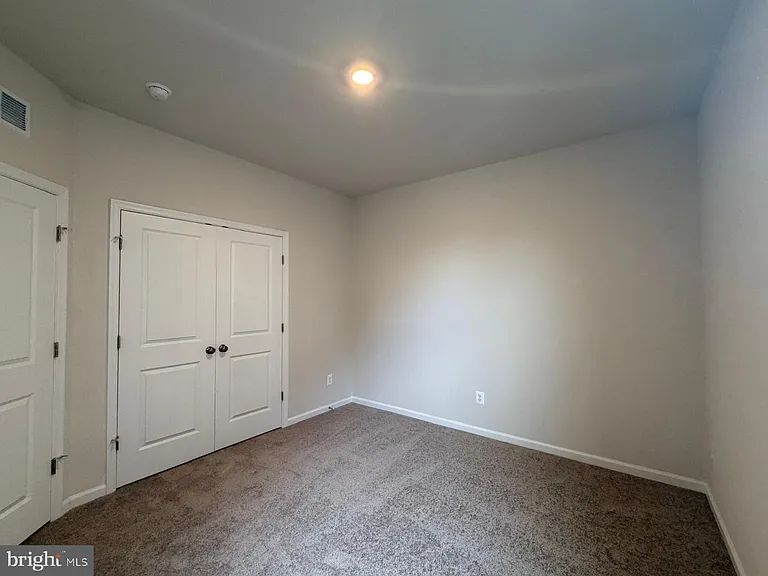 19 Forest Grove Ave — Photo 20