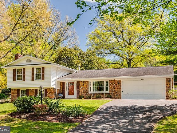 3rd image of 4848 Flower Valley Dr