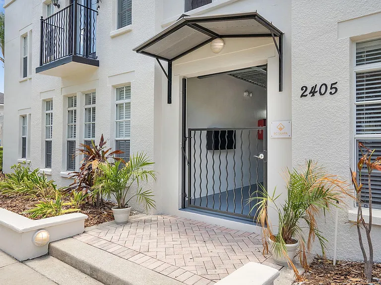2405 W Texas Ave #4 — Photo 31