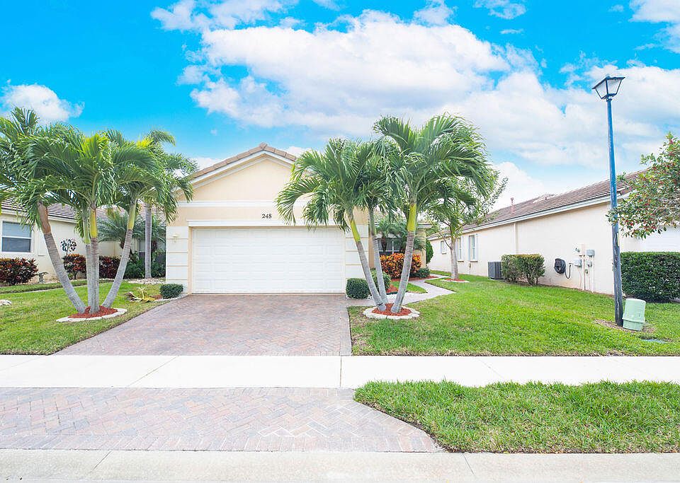 1st image of 248 SW Manatee Springs Way