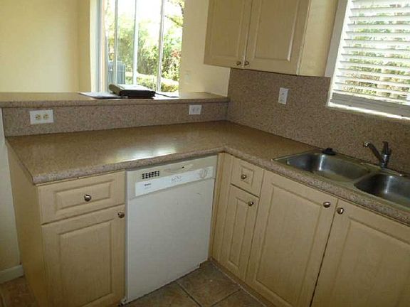 3rd image of 1547 SE 24th Ct #226