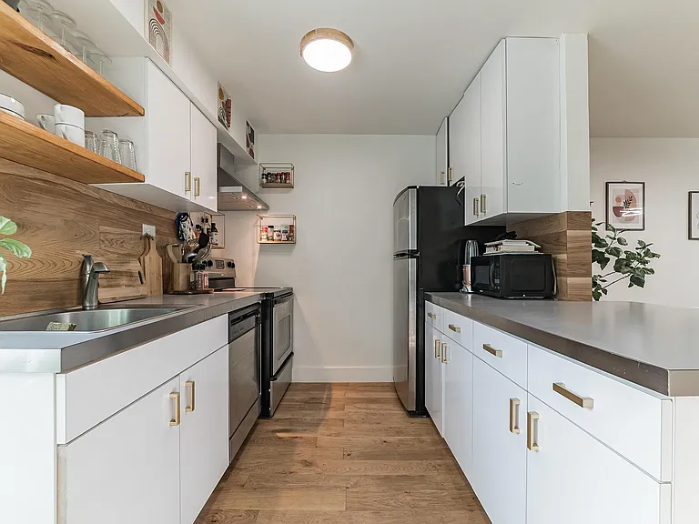 300 Crockett St #111 — Photo 5
