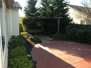 4th image of 291 Hebron Cir