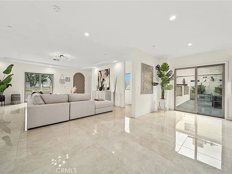 1222 Temple City Blvd — Photo 8