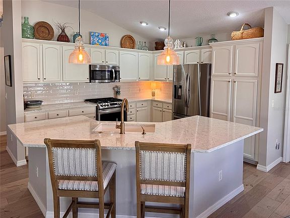 4th image of 607 Reevesville Ln