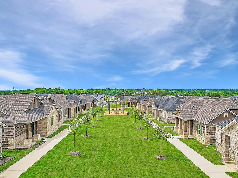 VLux Stoneridge — Photo 9