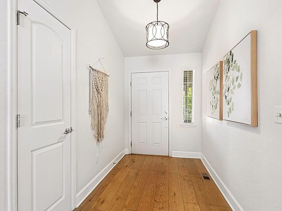 5th image of 1532 Woodcock St