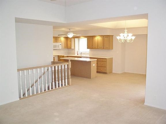 4th image of 7255 Carmen Dr