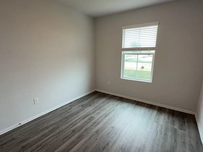 505 Hines Ave #B — Photo 16