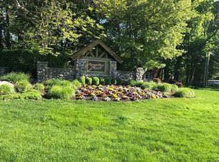 44 Hunters Run, Oakland, NJ 07436