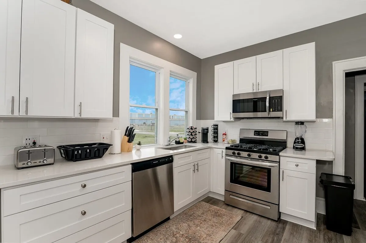 5 bed, 1810 sqft, $4,900 — Photo 4