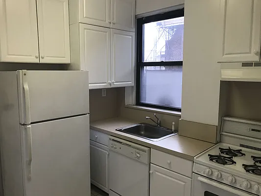 Rented by Everrock Equities | media 19