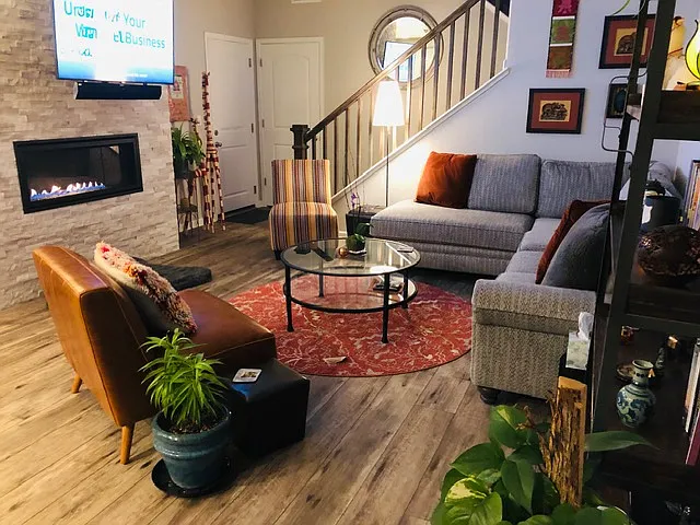 Spacious living room