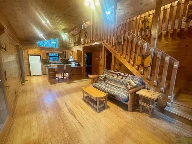 3 bed, 1040 sqft, $2,200 — Photo 4